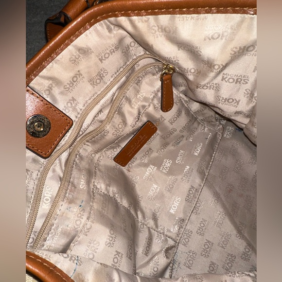 Michael kors purse - Picture 8 of 8